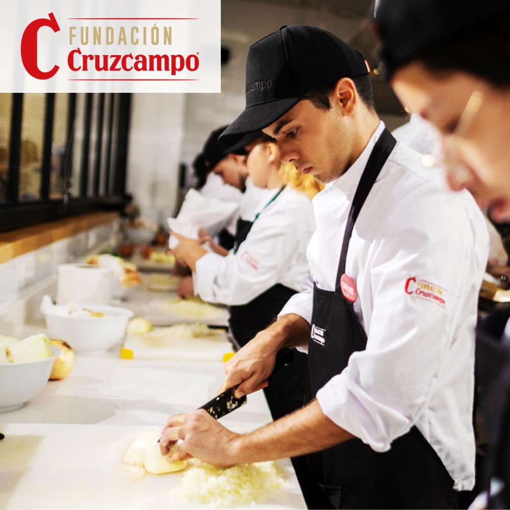 Fundación Cruzcampo refuerza su formación en hostelería para jóvenes y colectivos vulnerables
